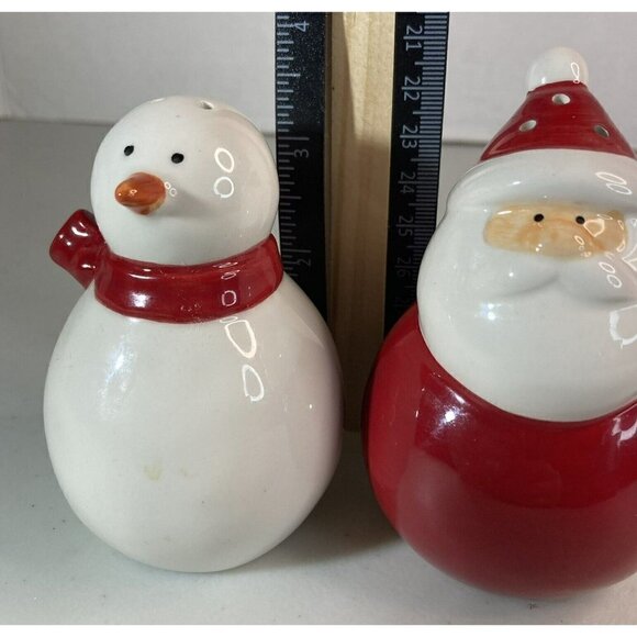 Oneida Christmas Closeups Santa & Snowman Salt Pepper Shakers 3.5 “ w/ Box - Picture 8 of 9